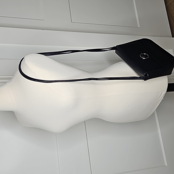 Authentic Gianni Versace 90's Leather Crossbody Shoulder Bag - Picture 15 of 16